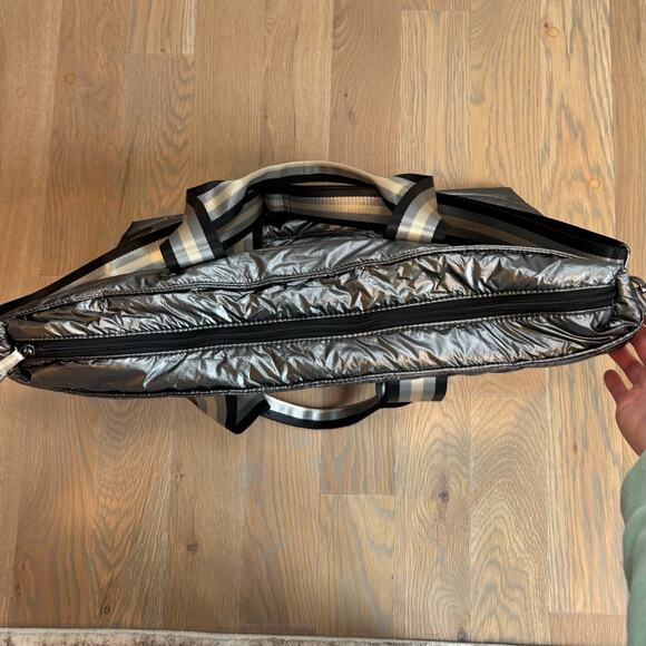 NWOT Fabletics Large Quilted Tote Gym Bag Metallic Gunmetal - Picture 7 of 13